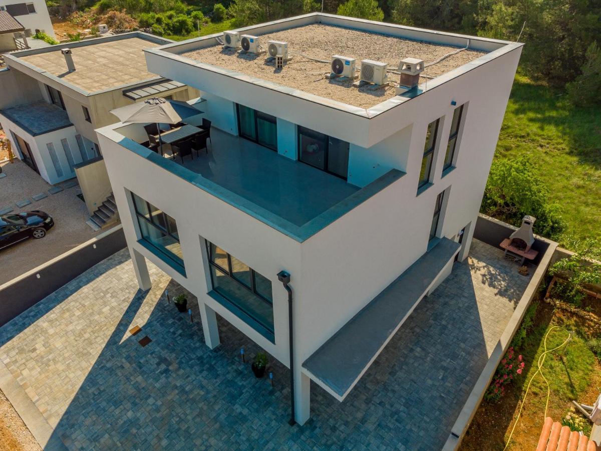 Appartements Vir Apartment *